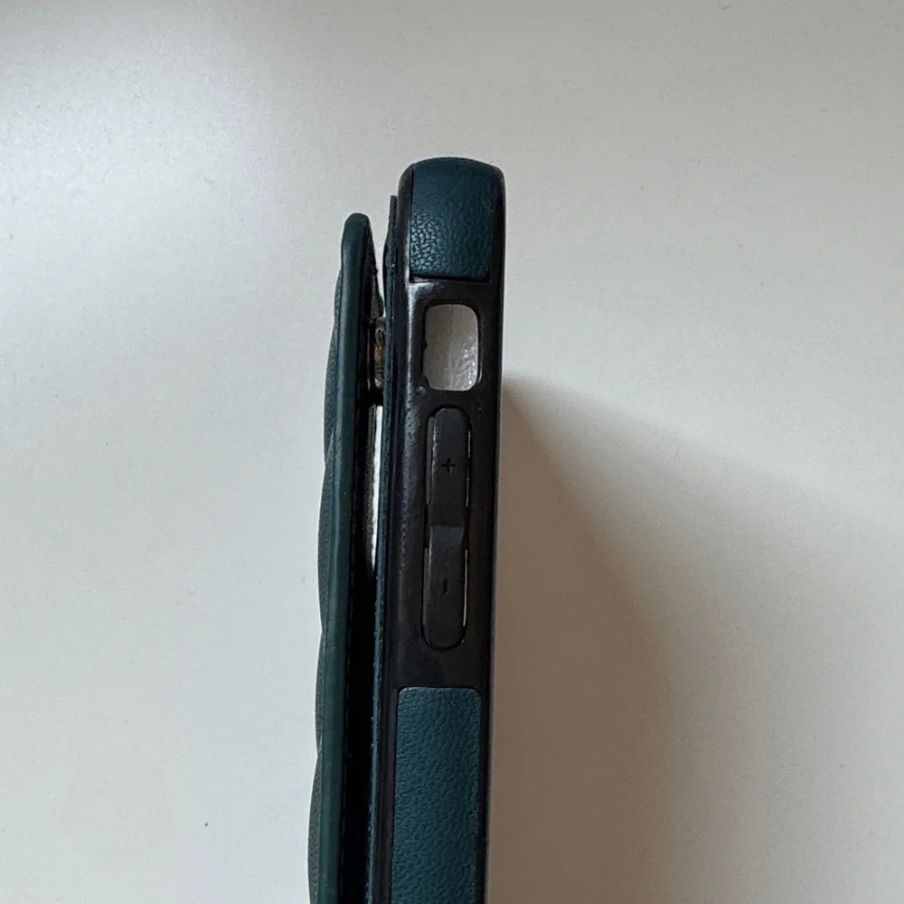 Elegant Green Quilted Phone Case ip11 6.1